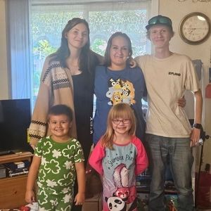 Meet your Posher, Crystal